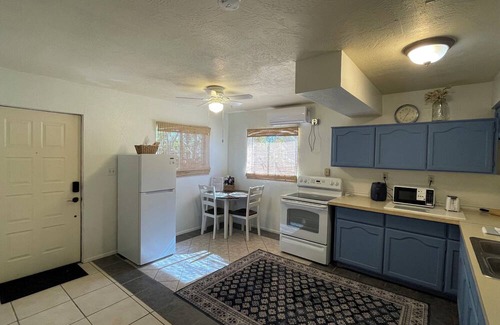 Kingman Cottage | Downtown Cottage-Your adventure awaits!