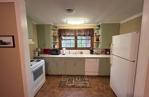 Oxford Cottage | Bryant Cottage