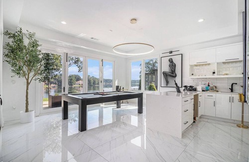 Jonesboro House | THE LUXE LAKESIDE RETREAT