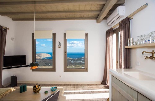 Plintri Apartment | Divine Mykonos Melpomene Suite, 2 BDR, Plunge Pool, Wonderful Sea Views