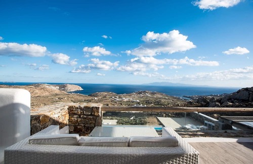 Plintri Apartment | Divine Mykonos Melpomene Suite, 2 BDR, Plunge Pool, Wonderful Sea Views