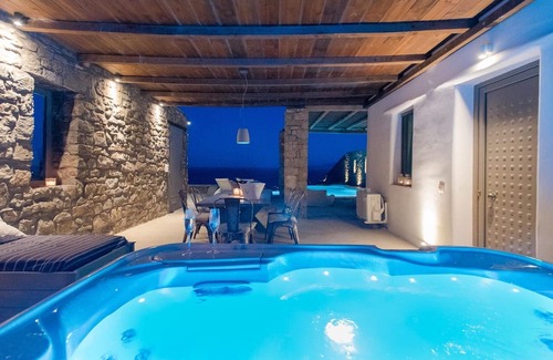 Plintri Apartment | Divine Mykonos Urania Suite, 1 BDR, Private Pool & Hot Tub, Wonderful Sea Views