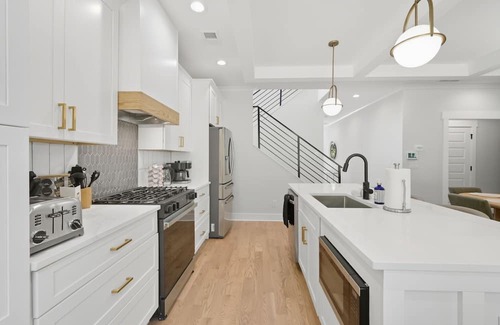 Scottdale House | New! Modern Luxurious Woodland Retreat