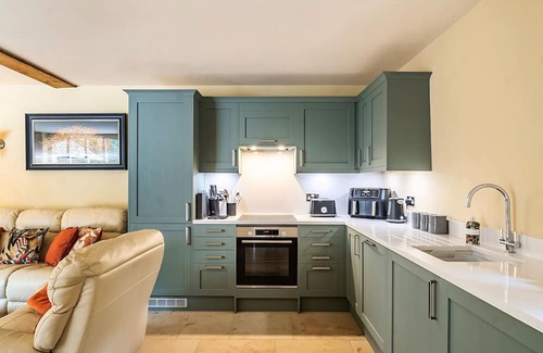 Dorchester Cottage | Coach House - sleeps 4 guests in 2 bedrooms