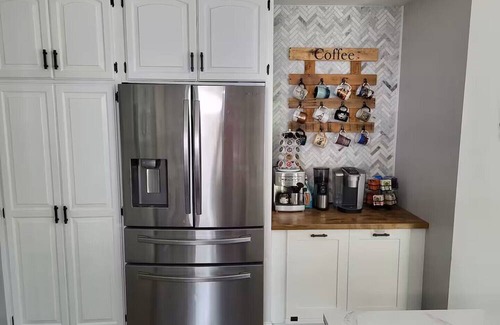 Green Bay House | Cozy 5 BR 3.5 Bath Home with features that's great and fun for the entire family