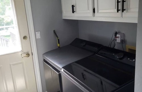 Green Bay House | Cozy 5 BR 3.5 Bath Home with features that's great and fun for the entire family