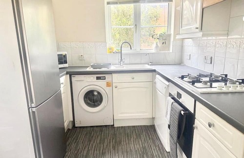 Willesborough Apartment | Woodland Retreat - 4 Bedroom in Ashford wt Parking