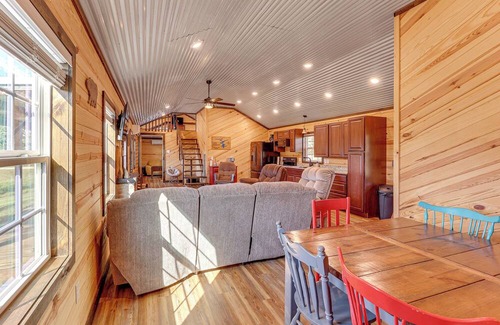 Amity Cabin | ~ 1 Mi to Lake Greeson & Ramp: 'Lazy Bear Cabin'