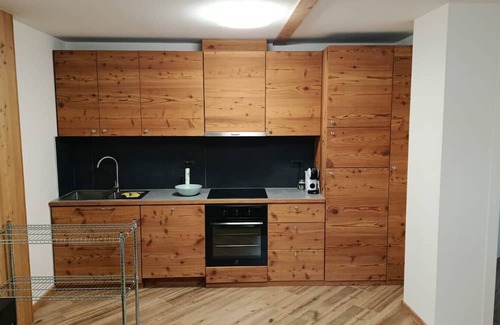 Isolaccia Apartment | Apartment 'Appartamento Via Livigno' with Mountain View, Balcony and Wi-Fi