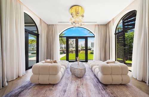 City Center Condo | 2/2 Ocean View Private Residence at Roney Palace - 408