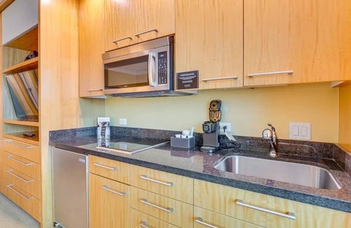 Las Vegas Apartment | Experience Luxury and Style: Your Trump Tower Oasis in Vibrant Las Vegas