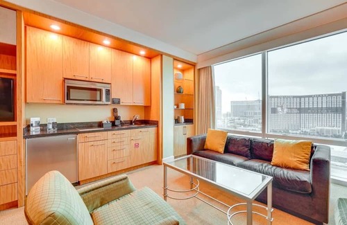 Las Vegas Apartment | Experience Luxury and Style: Your Trump Tower Oasis in Vibrant Las Vegas