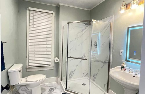 West Washington House | Centered downtown for a quick walk/drive to all the city has to offer