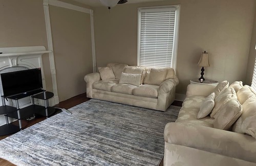 West Washington House | Centered downtown for a quick walk/drive to all the city has to offer