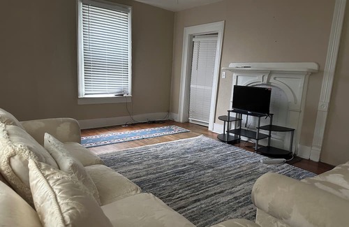 West Washington House | Centered downtown for a quick walk/drive to all the city has to offer