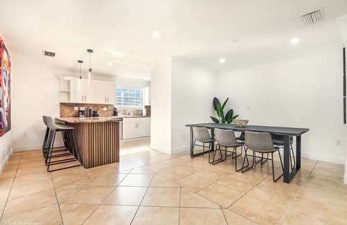 Westchester House | Le Femme Paradise/Heated Pool/Game Room! n