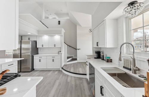 Cape May Court House House | Charming newly updated home in Avalon with endless views of bay and sunset