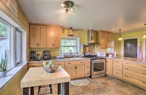 Milan House | 555) Massive 3 bedroom with plenty of parking!