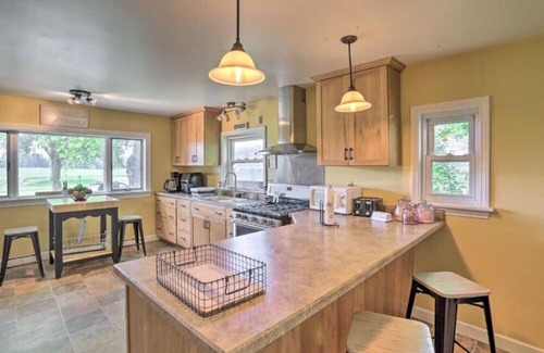 Milan House | 555) Massive 3 bedroom with plenty of parking!