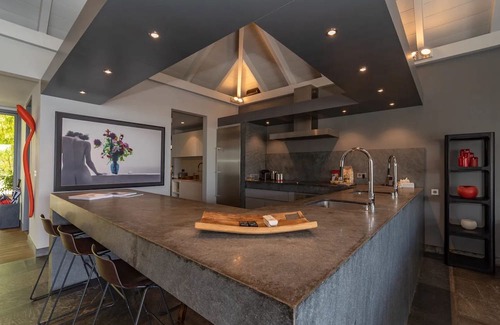 Camaruche Villa | Splendid Villa With a View of Sparkling Ocean