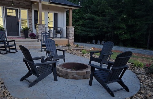 Stonecrest Cottage | New Cottage in Lake Lure! Privacy and Comfort Hot Tub & Firepit!