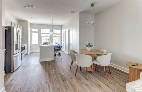 Tampa House | Stylish Midtown 3 Bedroom 4 Bathroom Pvt Garage, Family & Group Ready