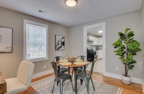 Augusta Cottage | Your Perfect Augusta Basecamp: Relaxing, Full of Charm, and Close to Everything!