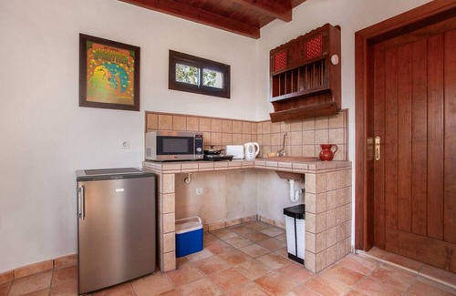 Tindaya Apartment | Vacation Apartment 'El Paraiso En Tindaya' with Shared Terrace and Air Conditioning