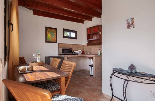 Tindaya Apartment | Vacation Apartment 'El Paraiso En Tindaya' with Shared Terrace and Air Conditioning