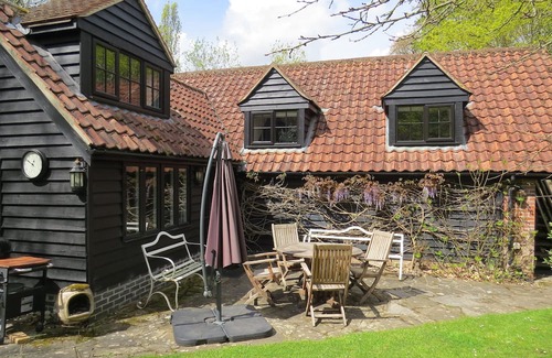 Bury St Edmunds Apartment | Charming 1-bedroom Cart Lodge in Horringer close to Bury St Edmunds