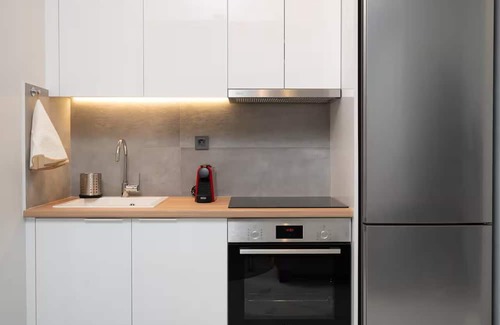 Exarhia Apartment | Unique Urban Gem in Neapoli/Exarcheia