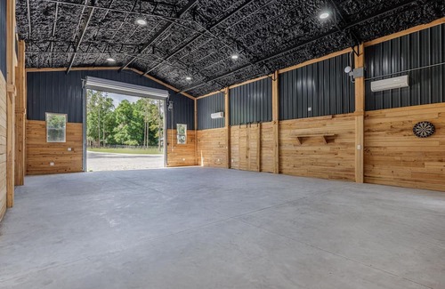 Inverness House | Wedding Venue in the Pines! Perfect venue for that special day. Rustic & Unique