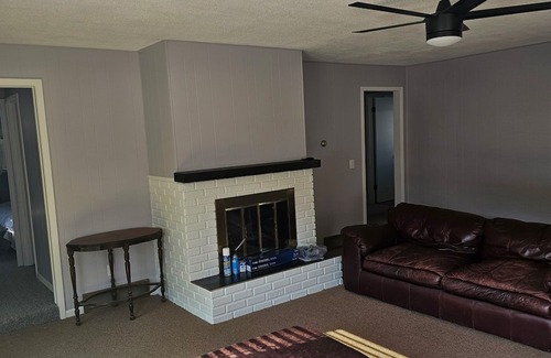 West Okoboji House | Hoist available for boats up to 25 ft. Charming 2BR house in lovely W. Okoboji