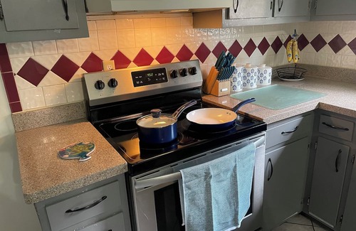 Morrow House | Charming house with 1-bedroom for rent in pleasant Morrow with AC, WiFi.