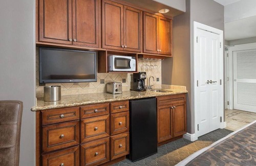 Napa Resort | Big Fun, Boutique Feel – Your Napa Getaway- Wyndham Vino Bello- Studio