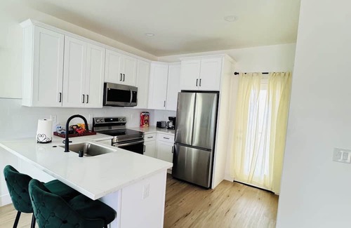 Manteca House | Charming 2-bedroom house with WiFi, AC in Manteca