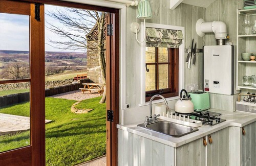 Great Fryup Dale Apartment | LetAway - Tawny Owl Shepherd's Hut, Westerdale nr Castleton, North Yorkshire