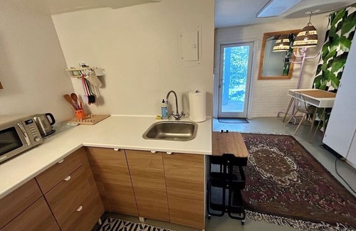 Chapel Hill Cabin | Magic Cabin: The perfect woodland escape located in the heart of Chapel Hill.