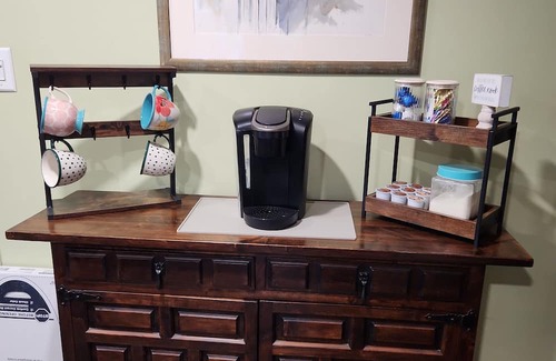 Ridgewood Estates Cabin | Relax and Recharge in a 1940's Creekside Cabin