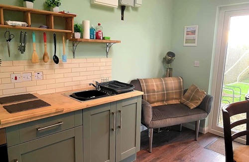 Llanelli Cabin | Y Caban-The Cabin-1 Bed-Sleeps 2-Parking-Fast Wifi