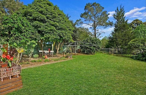 Marsfield House | A house close to Macquarie University and shopping Centers