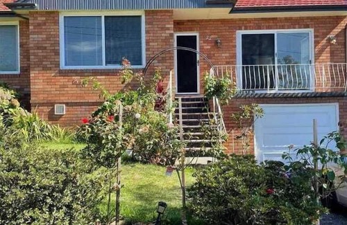 Marsfield House | A house close to Macquarie University and shopping Centers