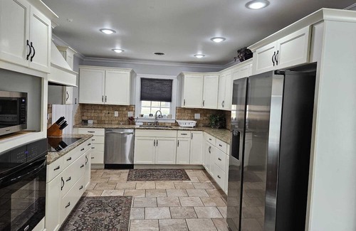 Cordova House | Elegant 7- BR Mansion with Pool - Near Gold Course & Essentials, All King Beds.