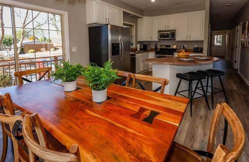 Sunset Cove House | Lure Lux: Theater Room + Pool Table + Hot Tub!