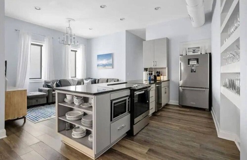 Cannonborough Elliotborough House | 8 Bedroom - Close to King Street - with Parking!