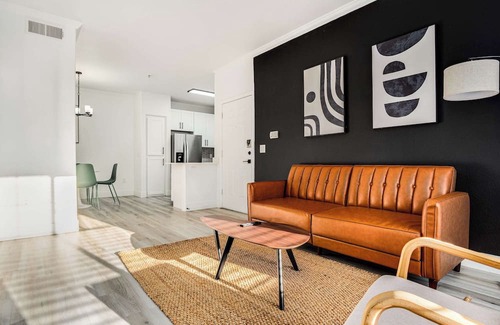 Glendale Apartment | Boulevard Stays 1BR by Stadium Pool, Parking, Gym 01