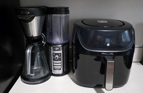 Bellevue House | Charming 3-bedroom house with AC, WiFi in welcoming Bellevue