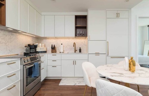 Bay Village Apartment | Back-Bay Penthouse Public Garden Down Town Rooftop and Parking