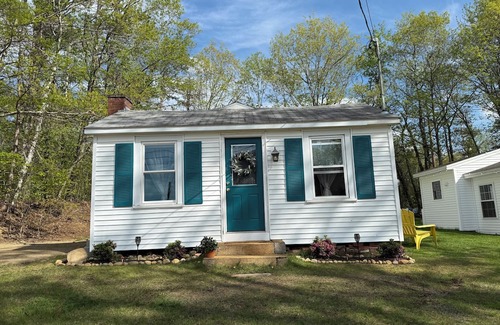 Lochmere Cottage | Winnisquam Trio Your own private getaway in New Hampshire lakes region lake view