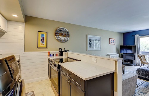 South Beach Villa | Sunset Rentals- 1687 Bluff Villas